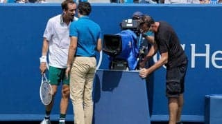 メドベージェフ、試合中に衝突した中継カメラに蹴り「手が折れるところだった」