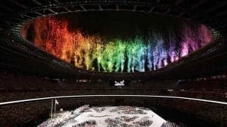 モーリシャスの女性旗手、国旗柄の義足にネット熱視線「かっこいい」「おしゃれだ」