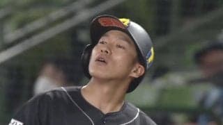 「初めて見た」「伝説の一打」鷹・柳田、衝撃の“天井直撃ゲッツー”に騒然