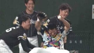 「本当に素敵」「ほっこり」　鷹リリーフ陣の心温まる“川越救出劇”にファン感動