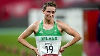 帰国の五輪選手、来日前に手紙もらった少年ファンと感動の対面「ようやく会えた」