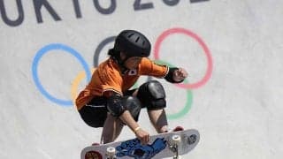 涙の15歳を担ぎ上げて称賛　女子スケボー感動のラストがまた脚光「思い出すと泣ける」