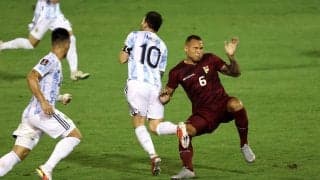 メッシに悪質タックルのベネズエラ代表DF、SNS更新も謝罪なしで大炎上