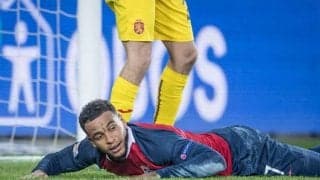 目の前のゴールに決められず…百戦錬磨のストライカーのミスに監督も「YouTubeの匂いがする」といじる