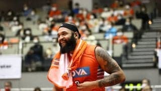 広島のキャプテンにグレゴリー・エチェニケが就任、副キャプテンは新加入の辻直人