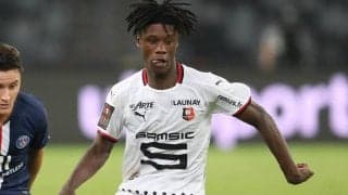 18歳カマヴィンガのお披露目は8日の午後、プライベートジェットでマドリッド入り