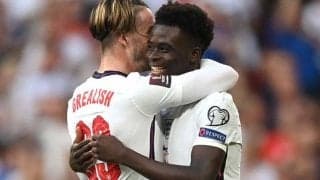 グリーリッシュにスパイクを貰った少年、今度はボールとサカのユニフォームまでプレゼントしてもらう