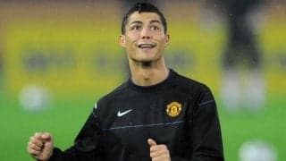 C・ロナウドが12年ぶりにユナイテッドのトレーニング場へ、\"2400万円\"のイタ車で登場