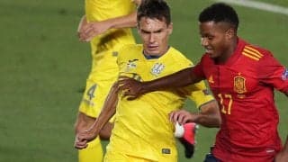 「坊主に毛が生えた」本人は災難…ウクライナ代表DF、頭部の包帯がポロリ「かつらが取れたのかと」