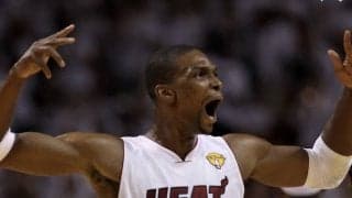 クリス・ボッシュがオレンジジャケット姿をSNSで投稿「明日が待ち遠しいよ」