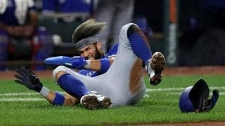 【MLB】「1000％意図的」「これはダメだ」　本塁突入の走者を吹き飛ばした投手に批判続出