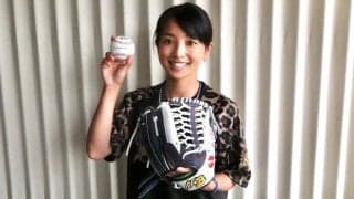 片岡安祐美監督が94キロの豪快ストライク　二塁牽制も披露「川崎さんの指示です」