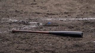 グラブとボールも運べるバットケース？　便利グッズ考案は野球少年のパパ社員