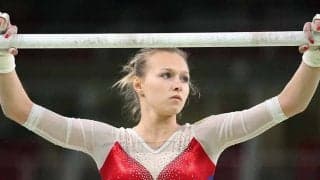 180度開脚のまま…ロシア女子体操選手の“斬新すぎる移動法”に海外反響「できない」
