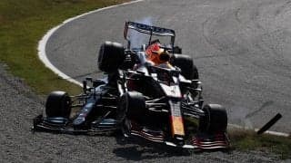 チャンピオン争い中のフェルスタッペンとハミルトンが「相打ち事故」で両者リタイア　九死に一生を得たのは〇〇のおかげ？！