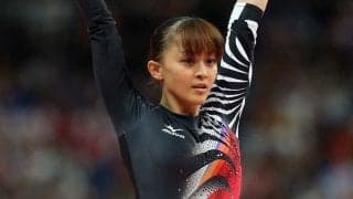 田中理恵、自身が製作“黒パンプス”での180度開脚に反響「ハイヒールの開脚いい！」