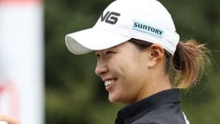 渋野日向子を驚かす　稲見萌寧のほのぼのサプライズに反響「癒された」「最高です！」