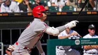 【MLB】大谷翔平、故意死球直後の“肩揉み談笑”に米ファンも拍手「一流だ。こうあるべき」