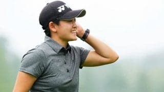 19歳岩井明愛が単独首位　妹・千怜との双子2戦連続Vに王手「明日はリラックスして」
