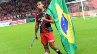 鹿島DFブエノが全治約6週間…練習中に左股間節内転筋を損傷