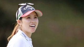 西村優菜、赤×赤で撮ったV直後の1枚に反響「スカート合ってる」「セットアップかと」