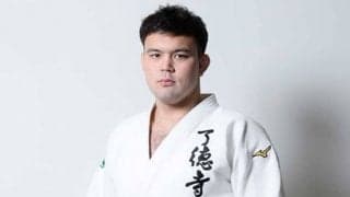 首位ロッテに勝ち運ぶ　東京五輪柔道男子金メダリストのウルフ・アロンが“始球式”