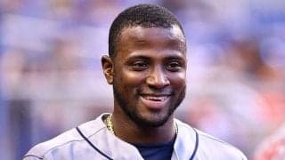 「こんな凄い奴いたのか」　ロッテ助っ人、打者もお手上げ“スーパー横っ飛び”が話題