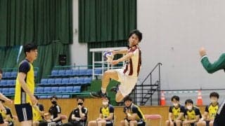 明大に逆転勝ち！　開幕４連勝を挙げる