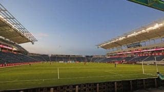 60歳でプロデビュー！ スリナム副大統領がキャプテンマークを巻いて53分プレー