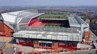 リバプールの本拠地アンフィールドが改修へ、スタンド拡張で7000席が増加に