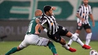 “壊し屋”フェリペ・メロのタックルから“超人”フッキと小競り合い、“悪童”ジエゴ・コスタが仲裁に入る