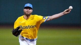 【MLB】空振りしたのに体に直撃「めっちゃ危険な球だ」　悶絶の打者に同情「これは残酷」