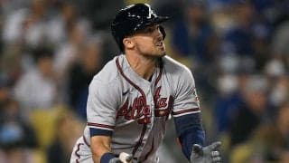 【MLB】フェンス越えが“単打”になったワケ…　「愚かなルール」がキング争いに影響？