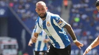 動きやすさか安全性か、小さく薄いすね当て着用のエスパニョールMFが18針縫う裂傷