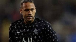 「美しいプレーは終わった」ネイマールがヒールリフトでイエローカードの同胞に反応、過去には自身も同じ目に