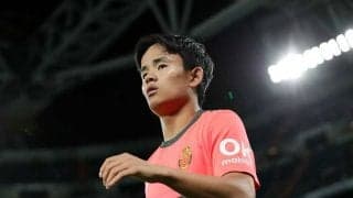 久保建英、膝負傷後に届けた“強気な1枚”に反響「その目なら大丈夫」「超イケメン」