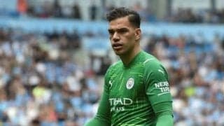 「奇人」がいまや「普通」の戦術へ。現代のGKは足技なしには務まらなくなった