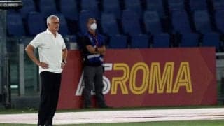 ローマ・ダービー敗戦のモウリーニョ、判定に恨み節「審判団のレベルが合っていなかった」