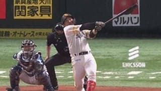 「フリーズしてて草」ホークス千賀、なぜか呆然の“時が止まった”甲斐の援護弾