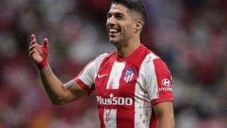 スアレスが息子へ贈った誕プレは…今をときめく怪物ストライカーのサイン入りユニフォーム