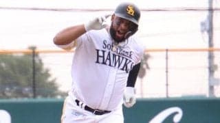 今季で退団の鷹バレンティンが“惜別弾” 　ソフトバンクラストマッチで特大アーチ