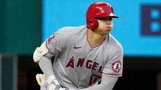 【MLB】大谷翔平が“破壊”したグラブの無残な姿…　約175キロ弾丸打球が突き破る衝撃映像