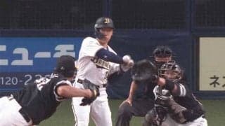 オリックス吉田正、右手首付近に死球受け負傷交代　9月26日に復帰したばかり