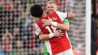 「22歳であることを忘れる」アーセナルの守護神GKラムズデールがDF冨安健洋を絶賛、NLダービーでは熱いハイタッチも話題に