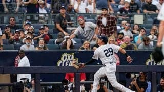 「大爆笑」「何が起きたんだ？」　MLBで審判が試合中に“消える”珍事が米話題