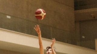 ディフェンスで粘ることができず、拓大に敗戦