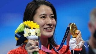 大橋悠依へ「お尻蹴ってくれてありがとう」　プールでの2ショットに同僚米選手が返信