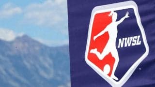 「選手たちを守れ！」NWSLの一戦が抗議活動で一時中断、日本人選手らも参加