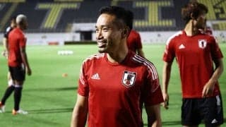 批判に晒される35歳・長友佑都は、限界説を撥ね返せるか？　今こそ試される逆境の転換力