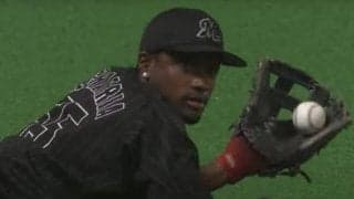 「速すぎてボール追い越してキャッチ」　瞬間移動の美技に騒然「ついに時空間忍術を…」